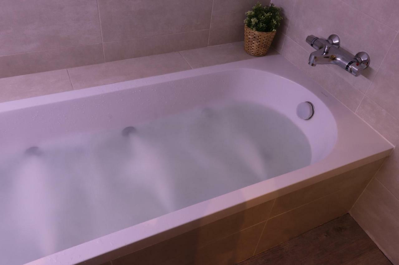 Apartamentos Turisticos Desiree อาเรวาโล ภายนอก รูปภาพ