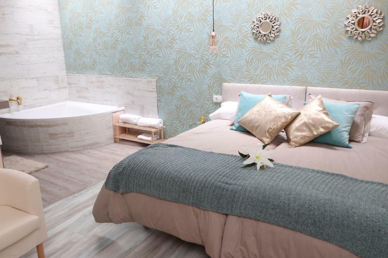 Apartamentos Turisticos Desiree อาเรวาโล ภายนอก รูปภาพ